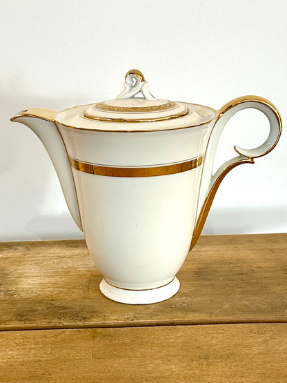 Service à café en porcelaine fine de Limoges - Circa 1960 - Blanc et or - 29 pièces