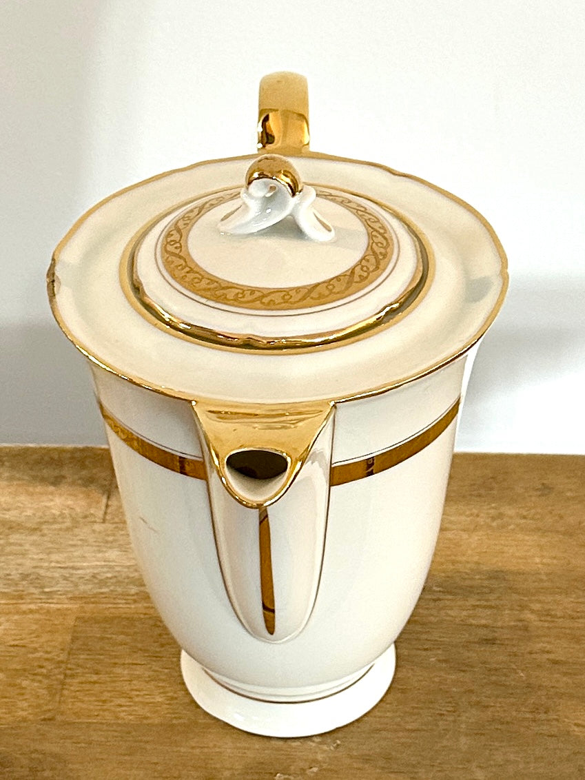 Service à café en porcelaine fine de Limoges - Circa 1960 - Blanc et or - 29 pièces