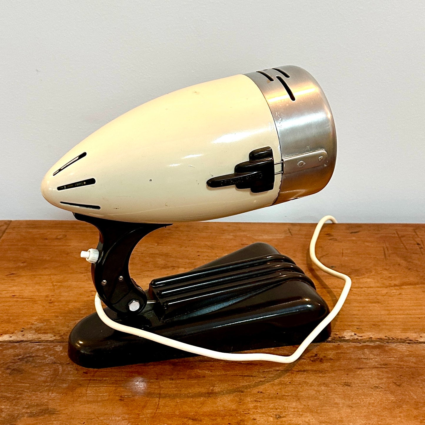 Lampe en Bakélite et métal chromé - Années 50 -Style Bauhaus - Sollux Hanau