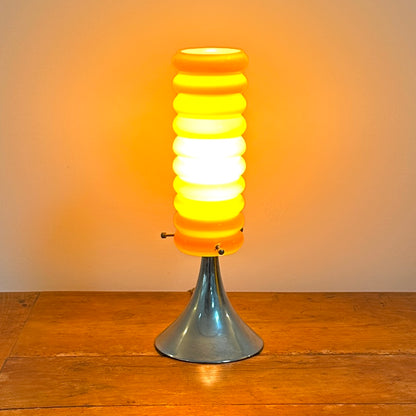 Lampe orange vintage à base tulipe chromée et abat-jour en verre